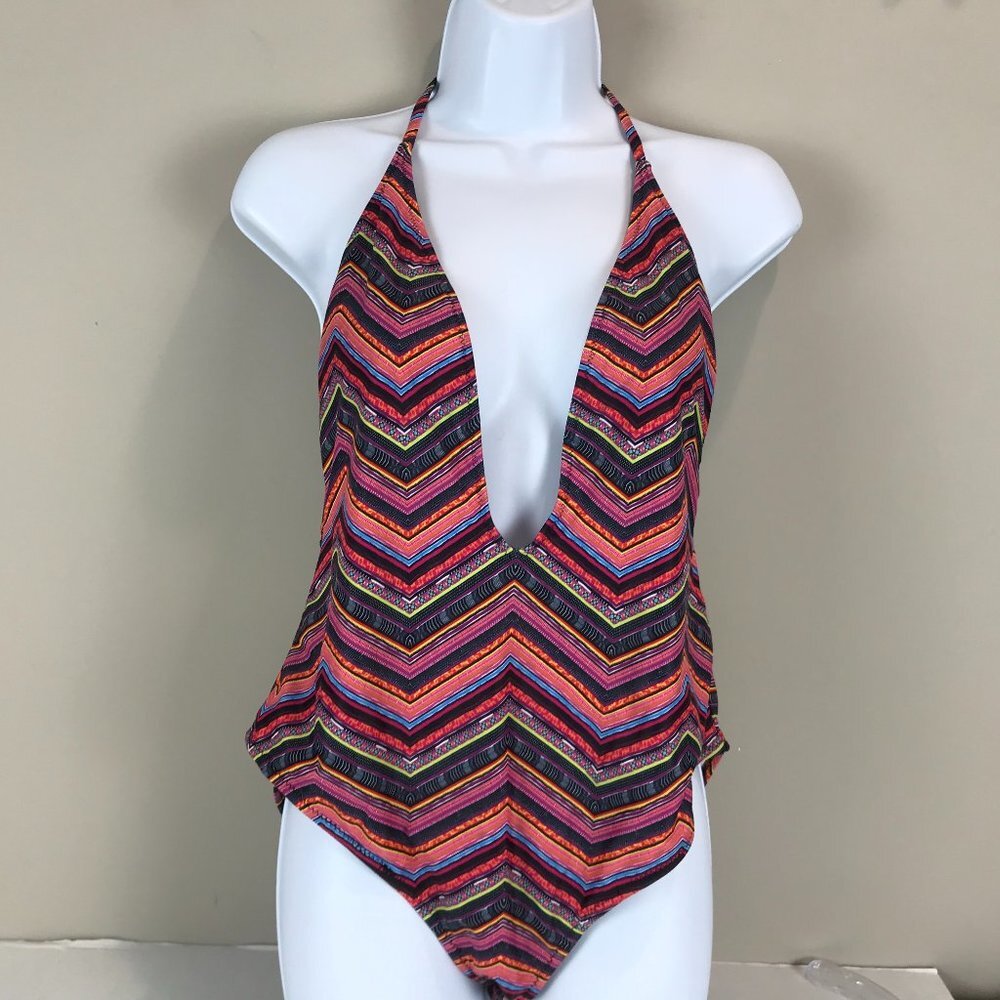 MISGUIDED NWOT One piece Swimsuit Size 10